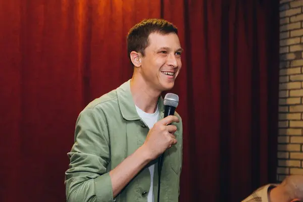 Стендап шоу с участием трех комиков