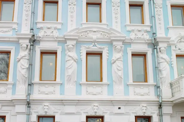 Экскурсия по теме Особняки и башни