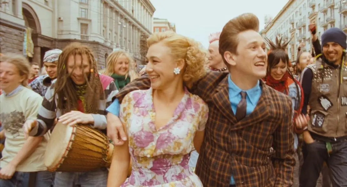 Показ фильма про субкультуру «Стиляги»