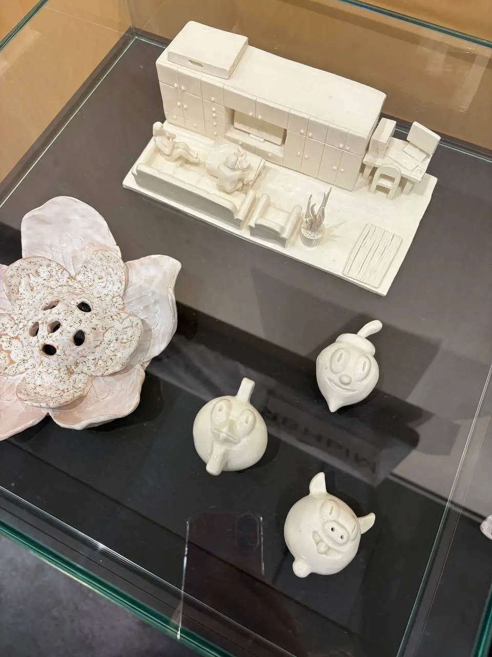 Выставка стрит-арта Осторожно! Хрупкое