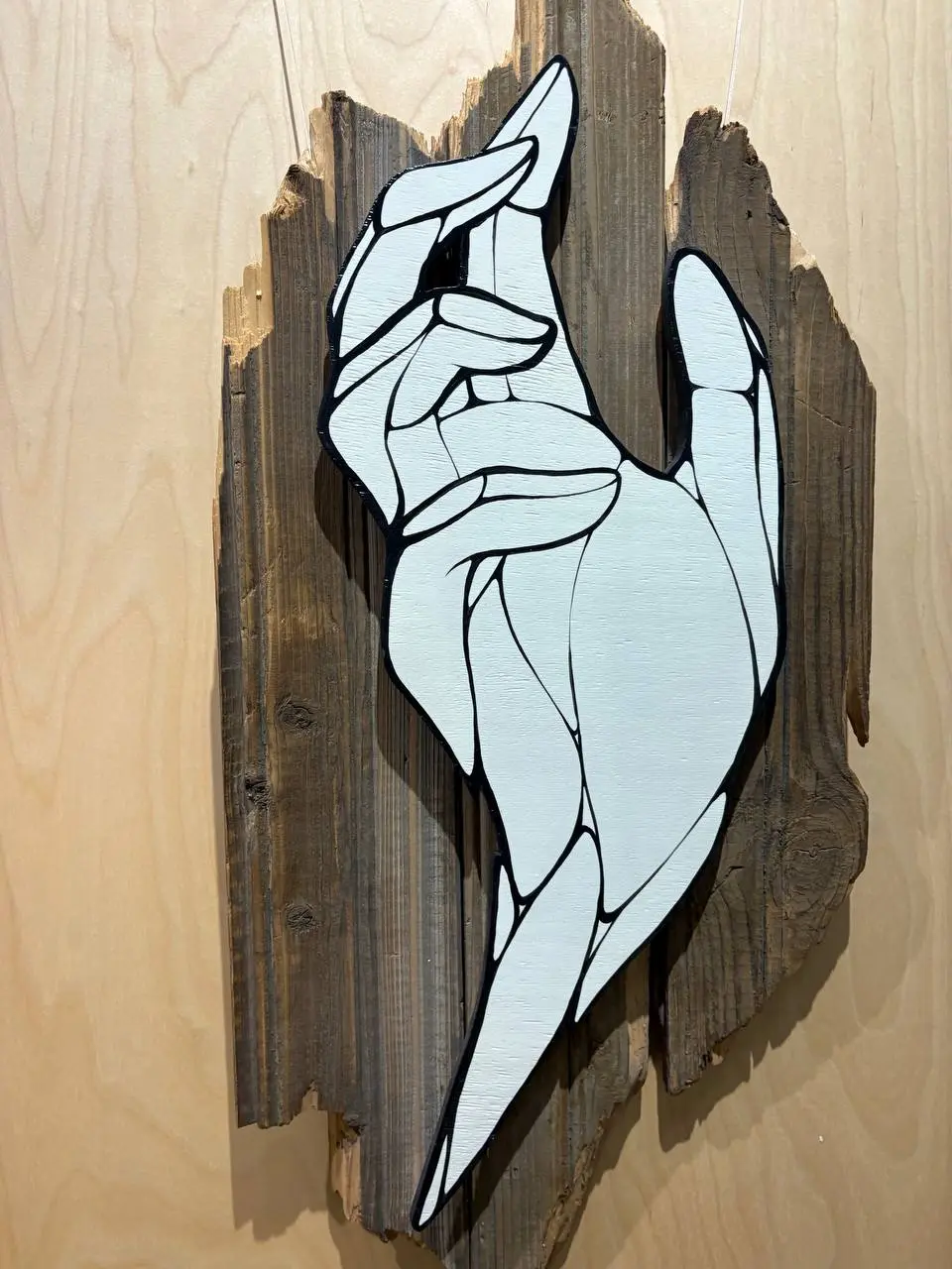 Выставка стрит-арта Осторожно! Хрупкое