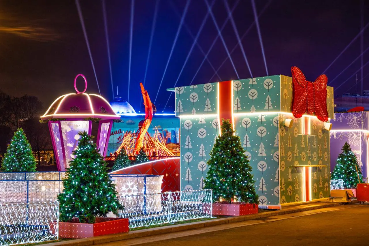 Световое шоу на Воробьёвых горах