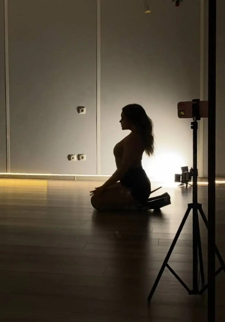 Тренировки по Exotic Pole Dance и другим направлениям