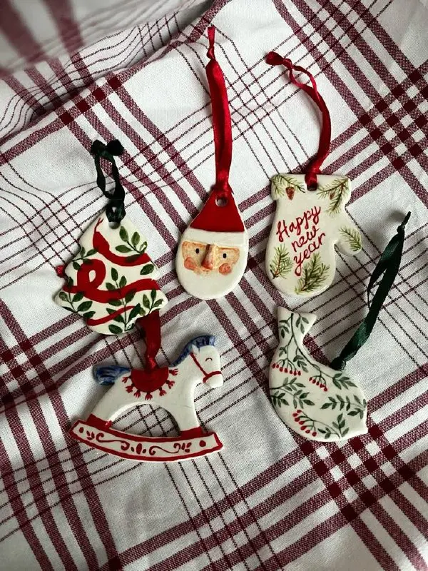 Обмен новогодних игрушек в пекарнях