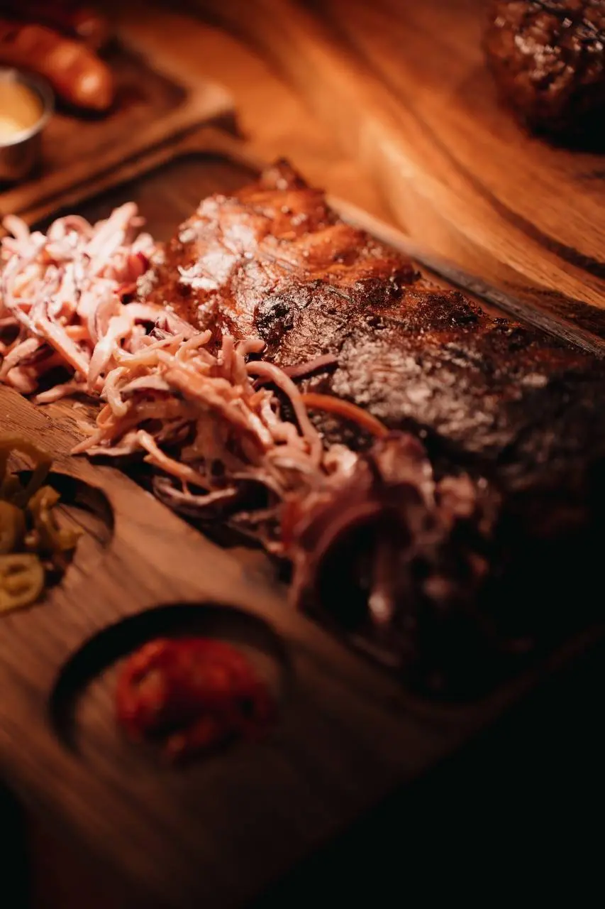 Новогодний пир в ресторане Мычара