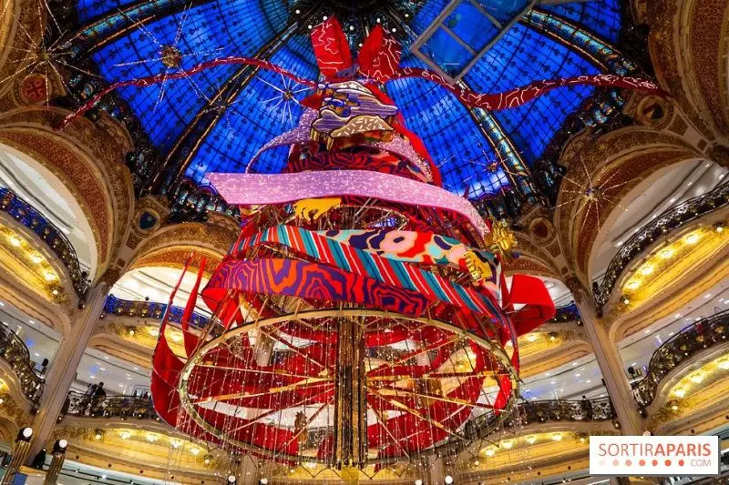 Открытие Рождественской декорации Galeries Lafayette