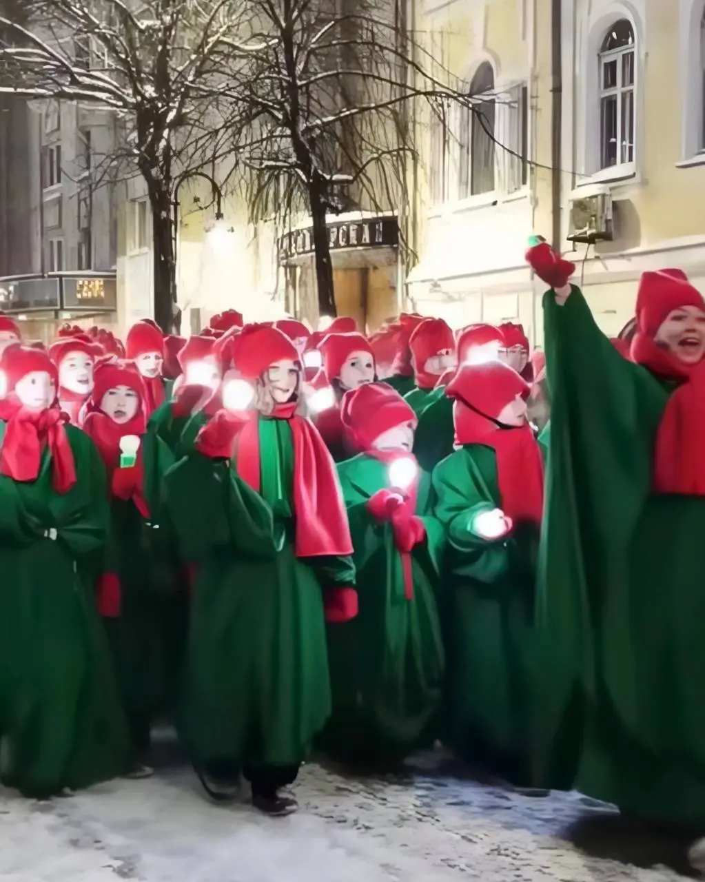 Парад Дедов Морозов в Рыбинске