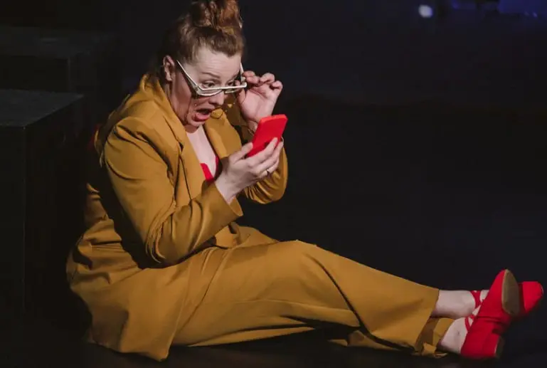 Спектакль по пьесе Мой блистательный развод