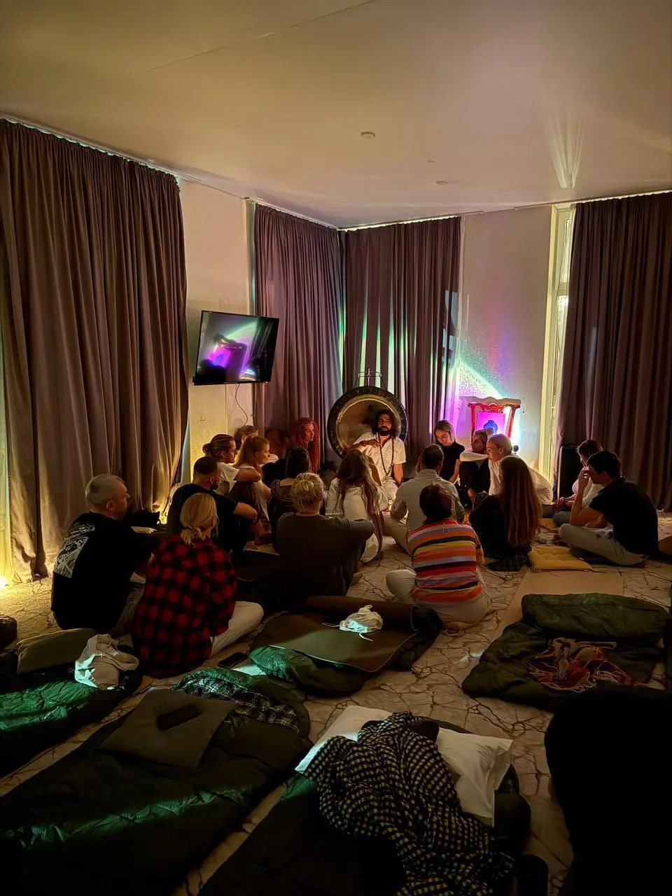 Медитация под гонг и тибетские поющие чаши