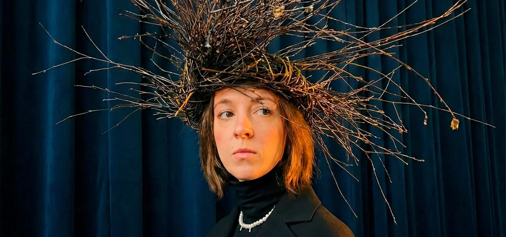 Выставка перфоманса с Юлей