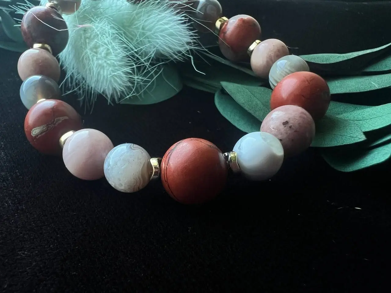 Мастер-класс по созданию браслета из минералов