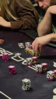 Розыгрыш недельных абонементов в покерный клуб