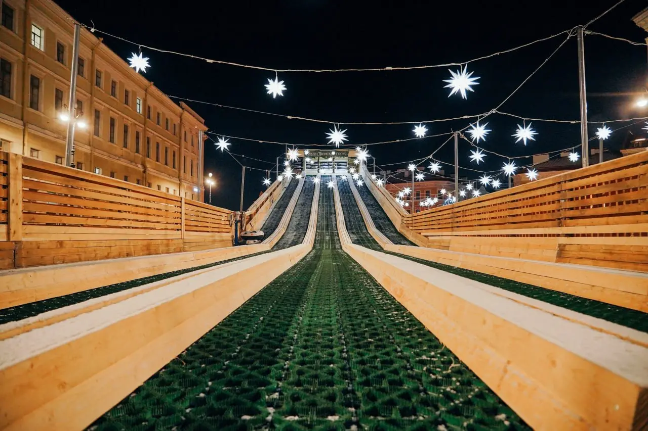 Открытие бесплатной горки на Дворцовой площади