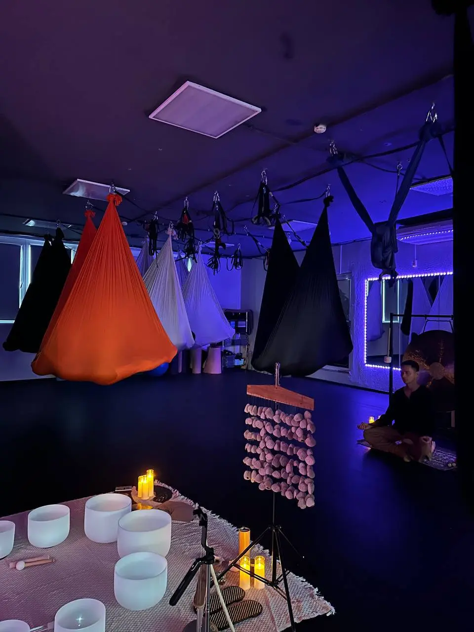 Гонг-медитация с поющими чашами