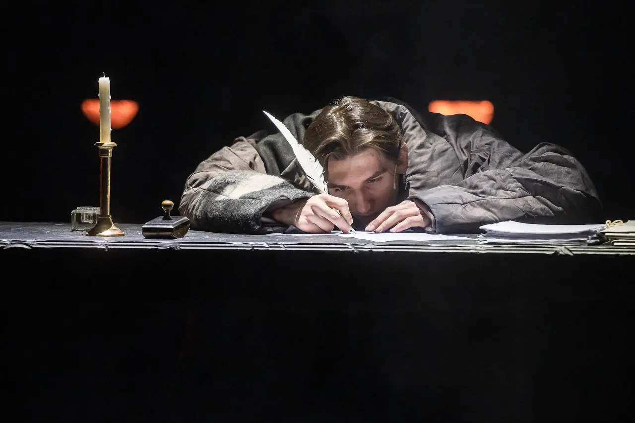 Спектакль Гамлет в Александринском театре