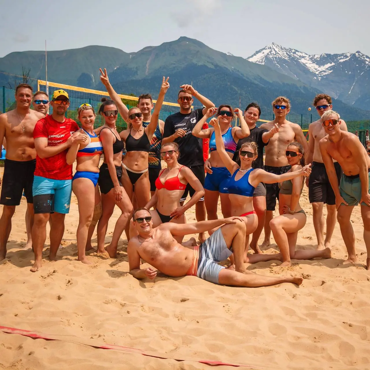 Кемп по пляжному волейболу на тему Роза Хутор