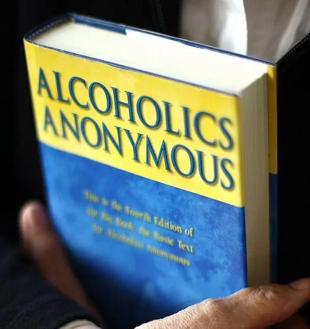 Встреча Анонимных Алкоголиков: Обсуждение выздоровления