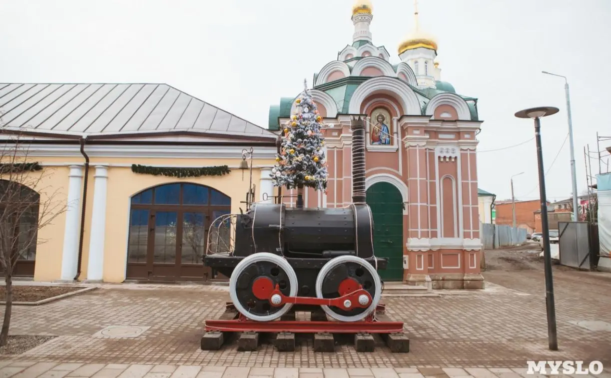 Фестиваль креативных ёлок на Металлистов