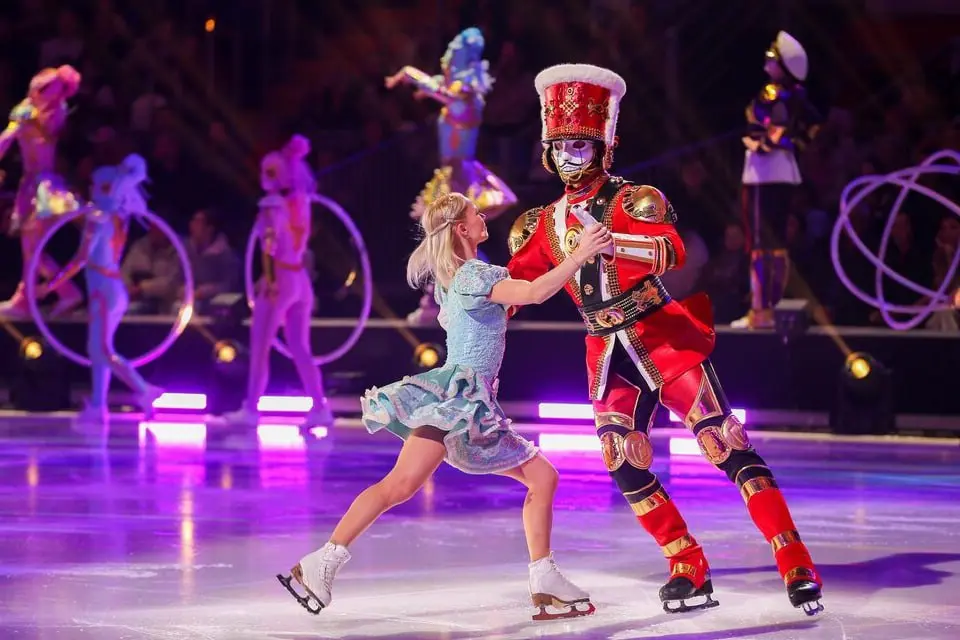 Ледовое шоу фестиваля Путешествие в Рождество