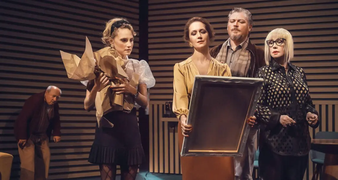 Спектакль по пьесе Ложные признания