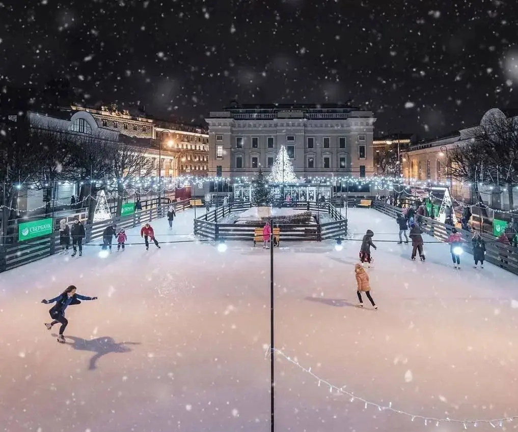 Бесплатное катание на катке в новогодней ярмарке