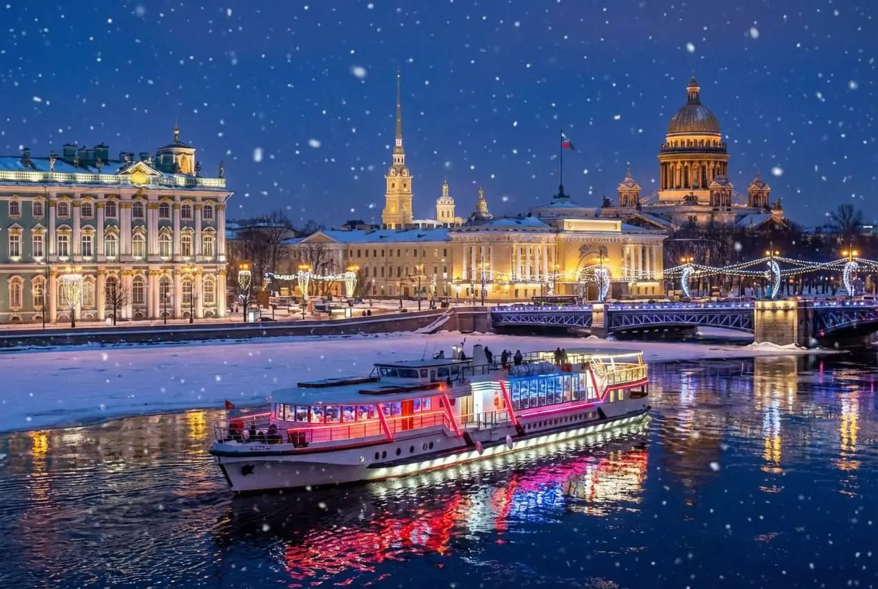 Зимняя прогулка по Неве на теплоходе-ресторане