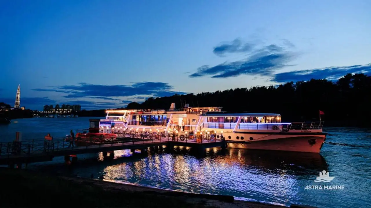 Круиз на теплоходе по Неве и Финскому заливу