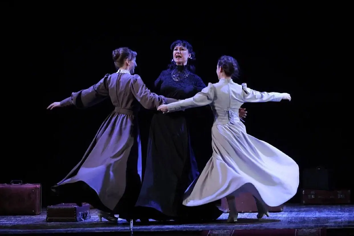 Спектакль Три сестры по пьесе Чехова