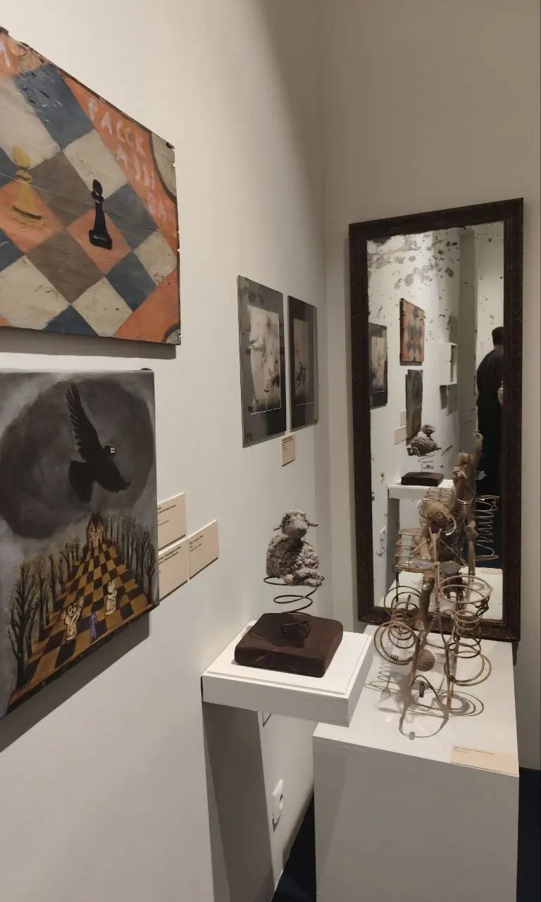 Выставка по теме "Алиса проснись"