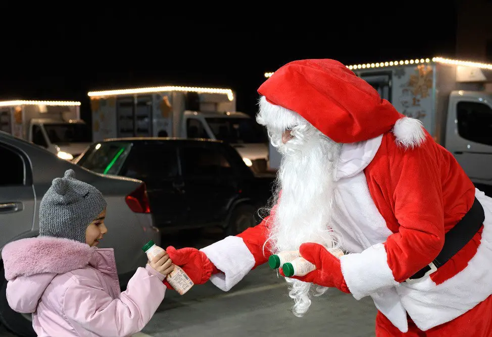 Праздничный выезд Santa MilkClaus по городам