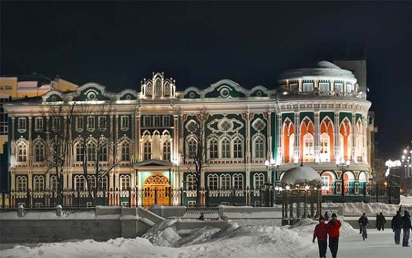 Елки в резиденции губернатора Свердловской области