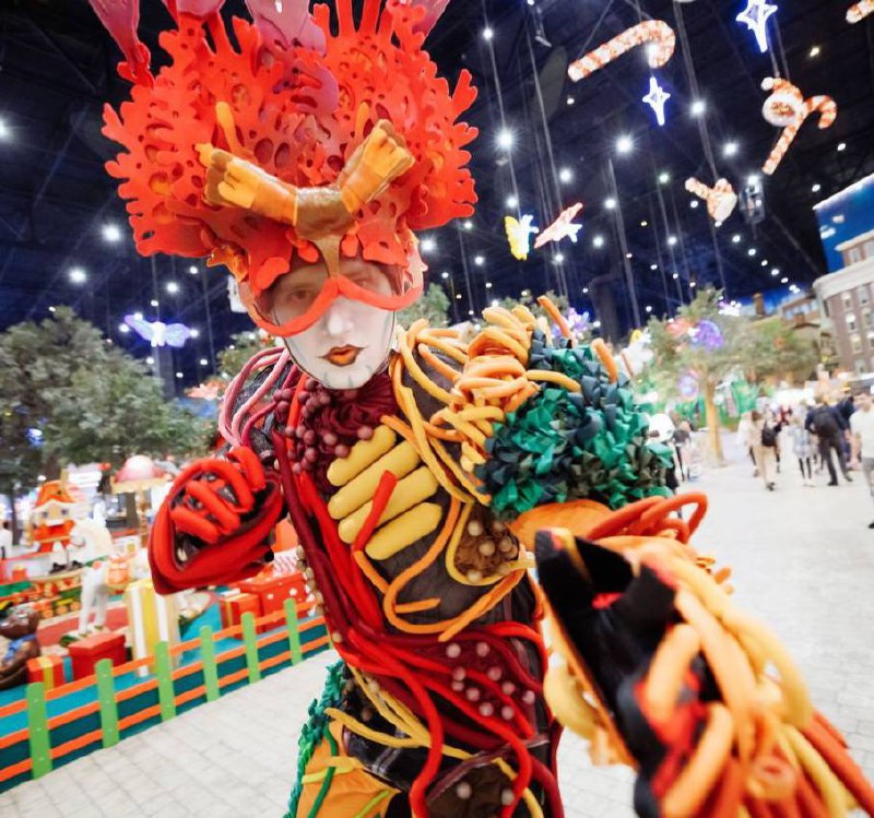 Парад героев и цирковых артистов