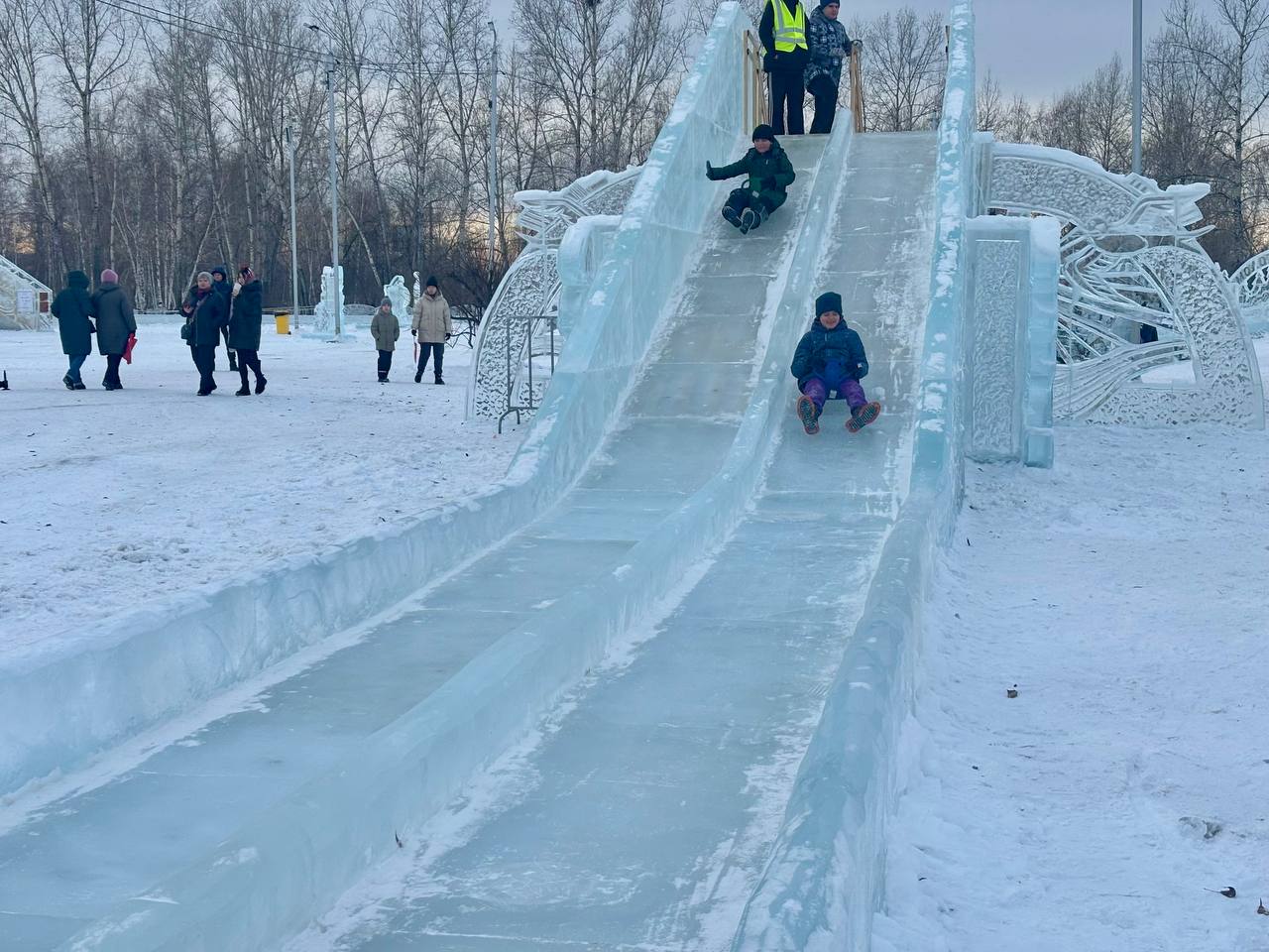 Ледовый городок открыт