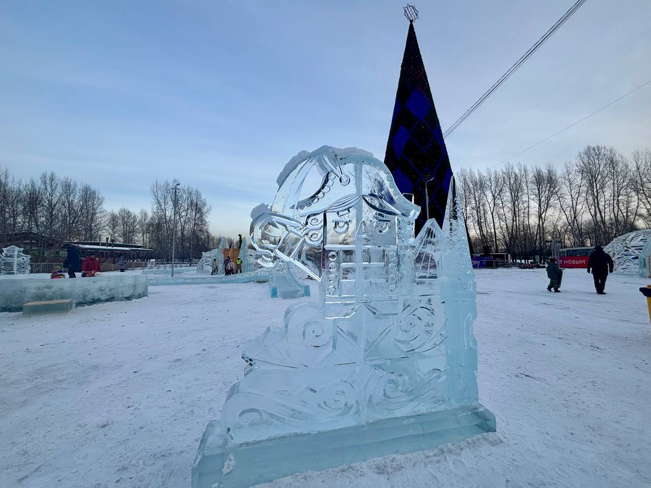 Ледовый городок открыт