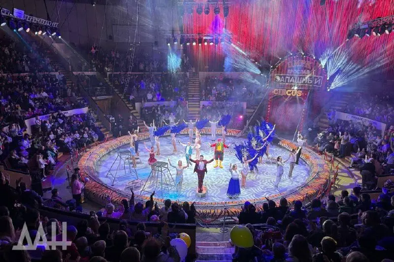 Представление на воде "Царство фонтанов"