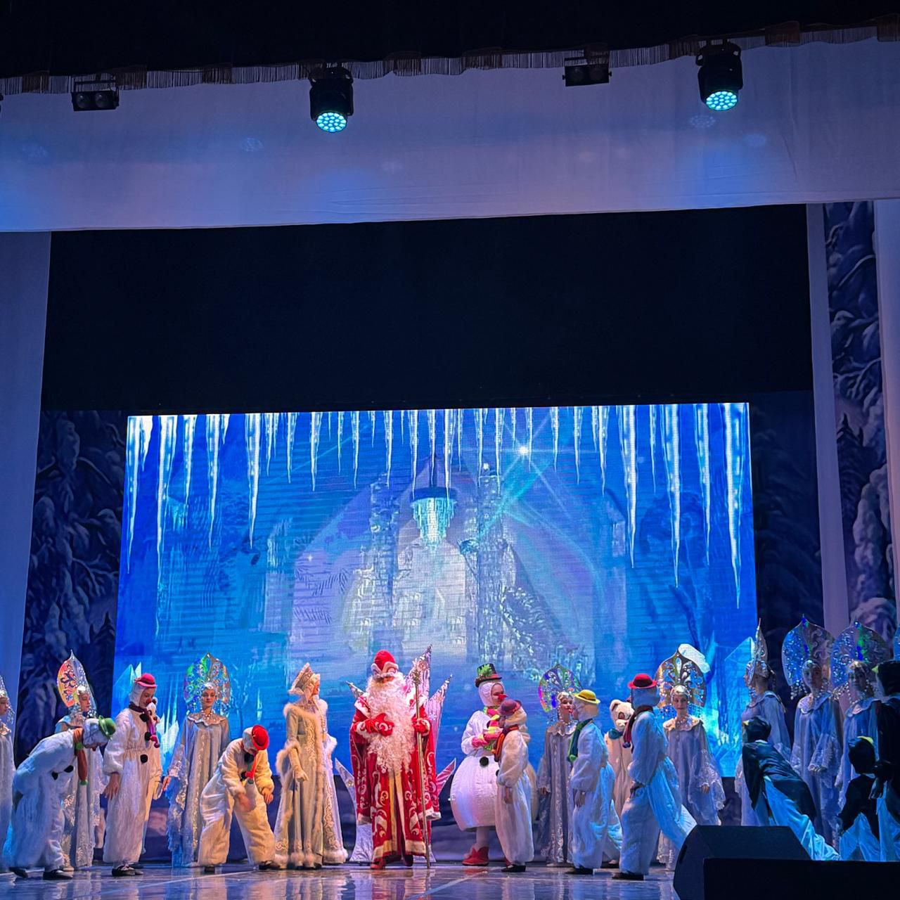 Новогодняя ёлка в Доме офицеров