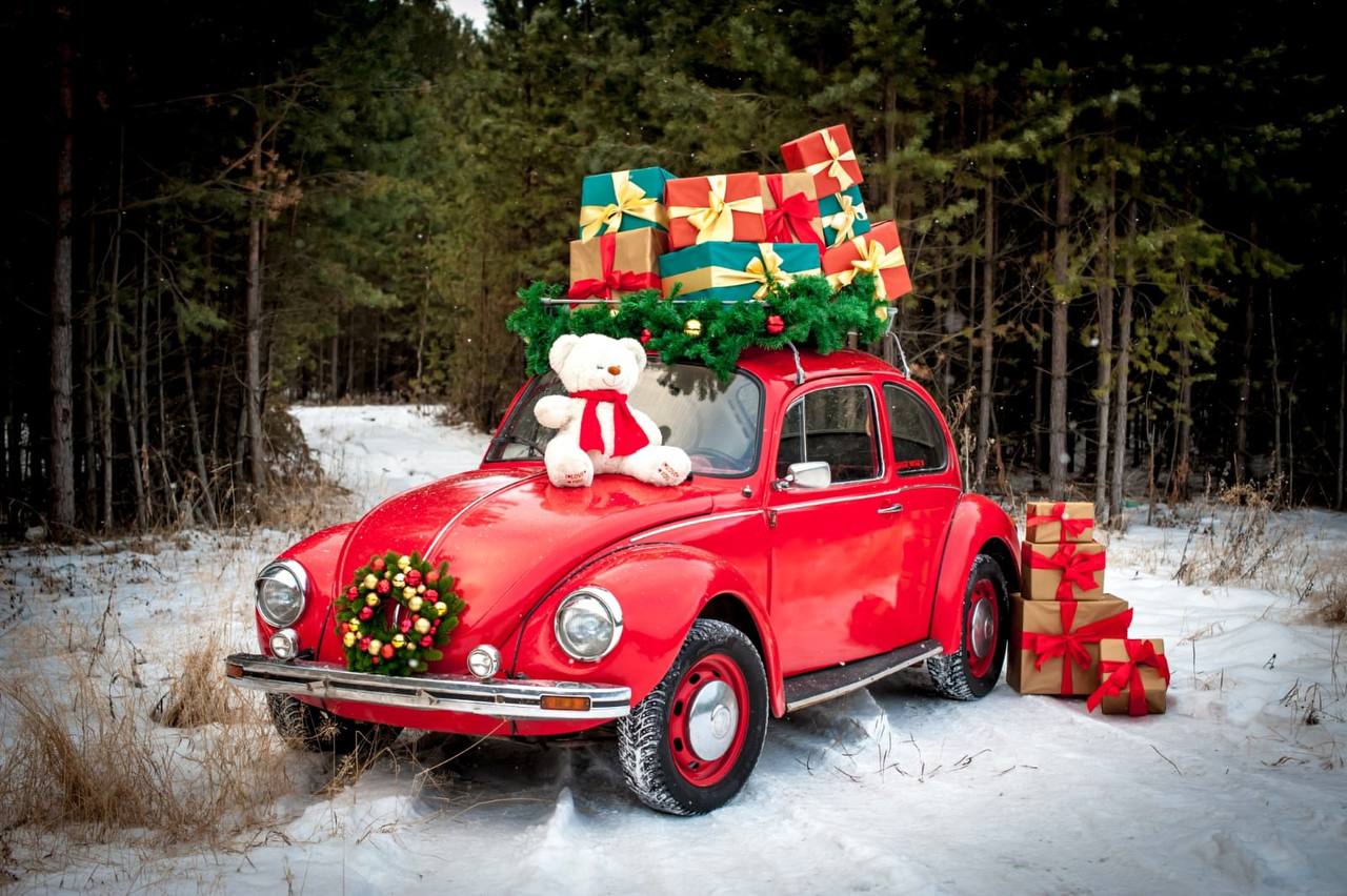 Фотозона с ретро-машиной