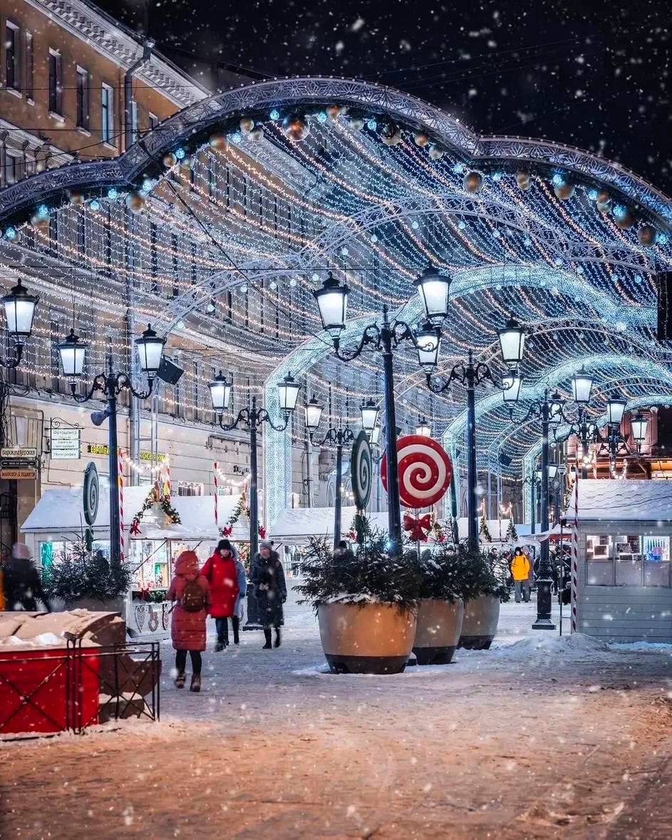 Топ мест для тех, у кого всё ещё нет новогоднего настроения