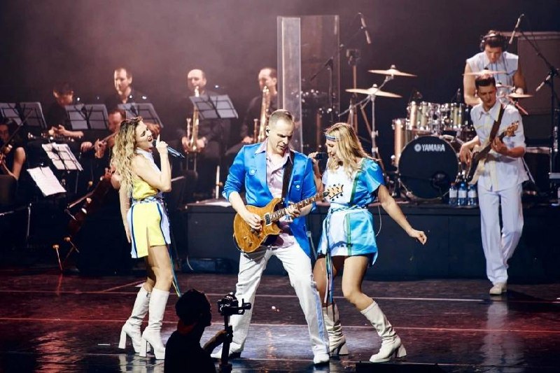 фееричное шоу ABBA MIA