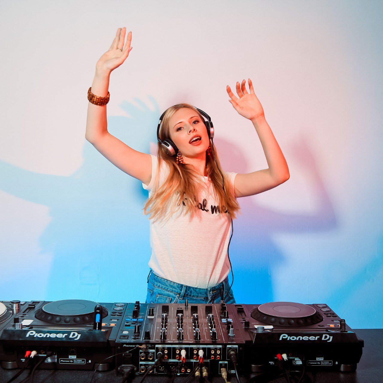 DJ Parvatti и другие диджеи