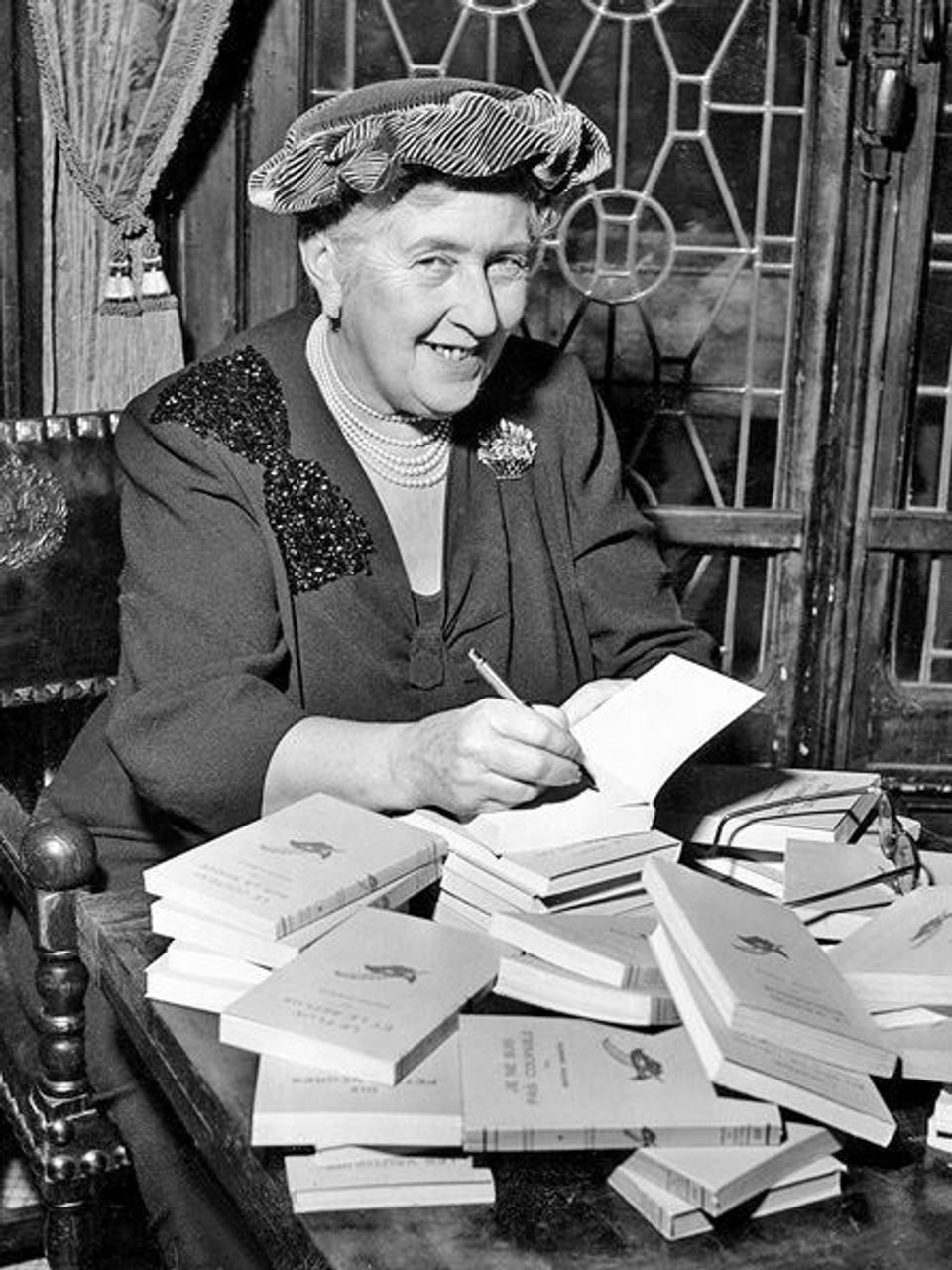 Разгадывание загадки по Агате Кристи