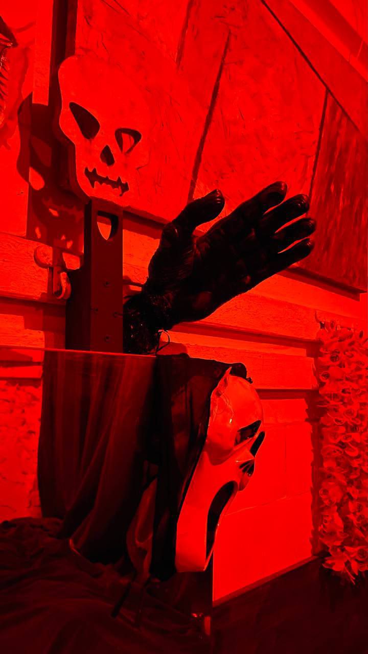 Спрятки в квартире Пеннивайза