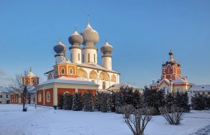 Экскурсия «Тихвинские монастыри: тур к чудотворной иконе»