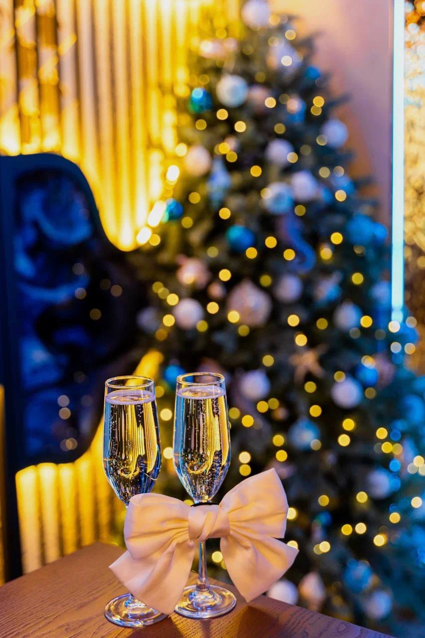 Новогодние спешлы под живую музыку