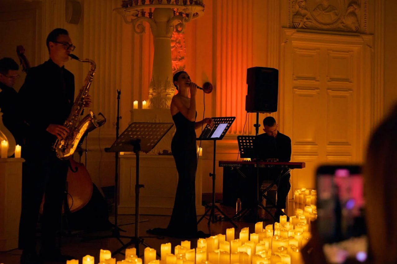 Джаз во дворце: Магия музыки в сиянии тысячи свечей