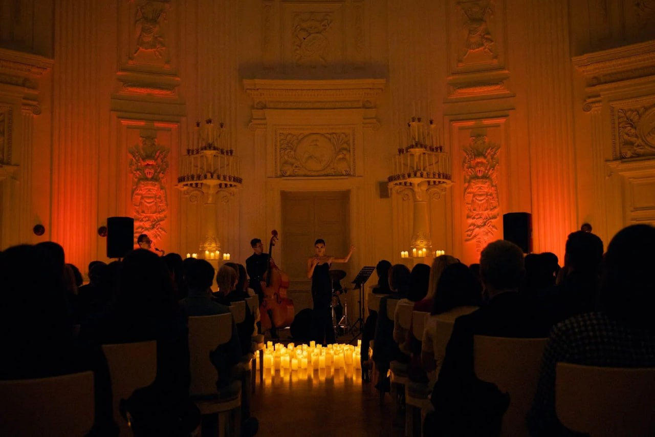 Джаз во дворце: Магия музыки в сиянии тысячи свечей