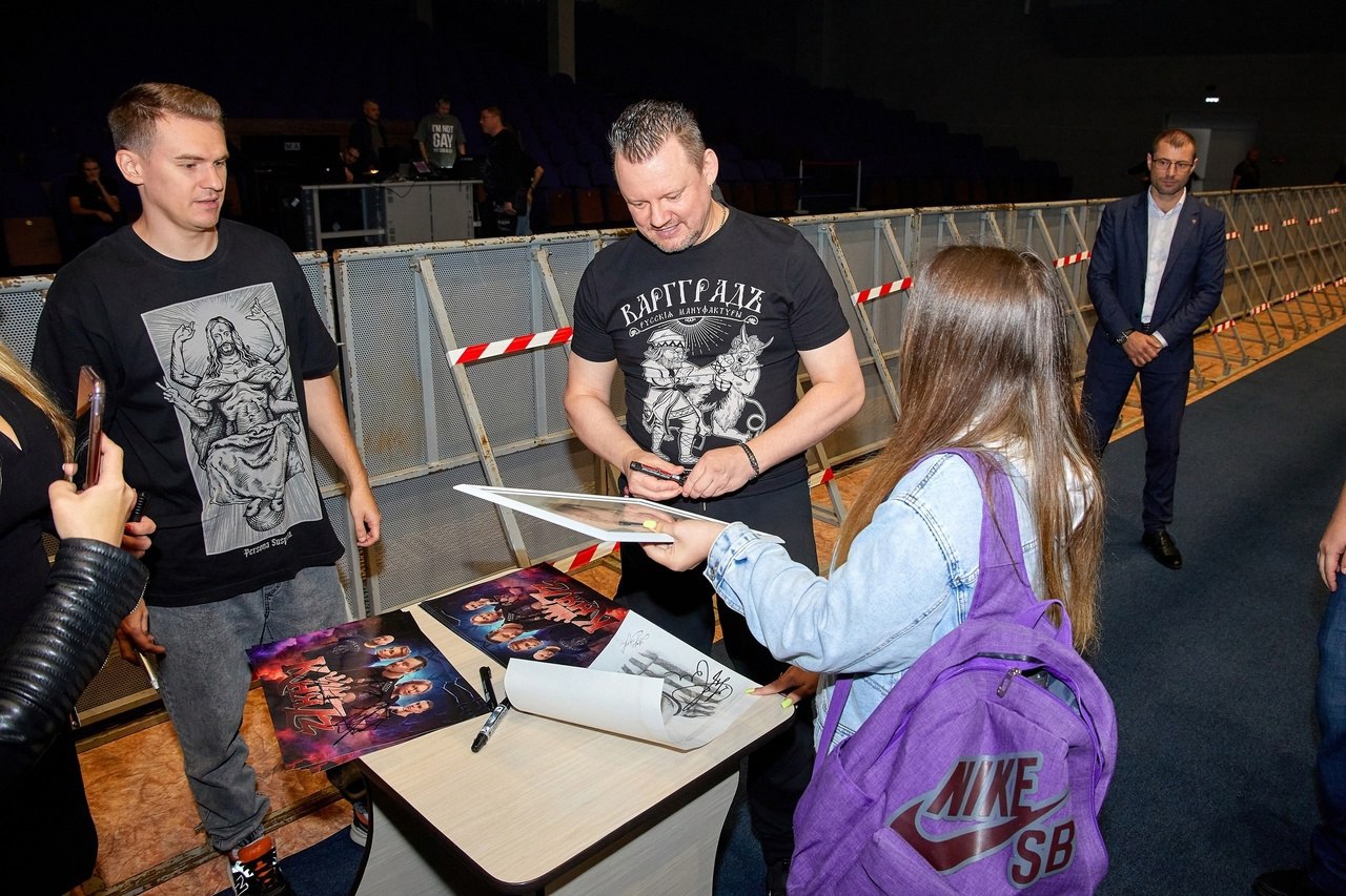 КняZz на сцене ФАБРИКИ