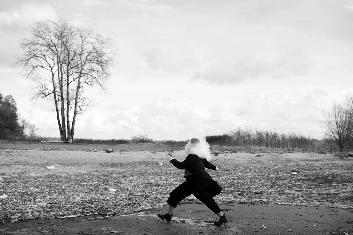 Фотовыставка-перформанс «Я иду искать»