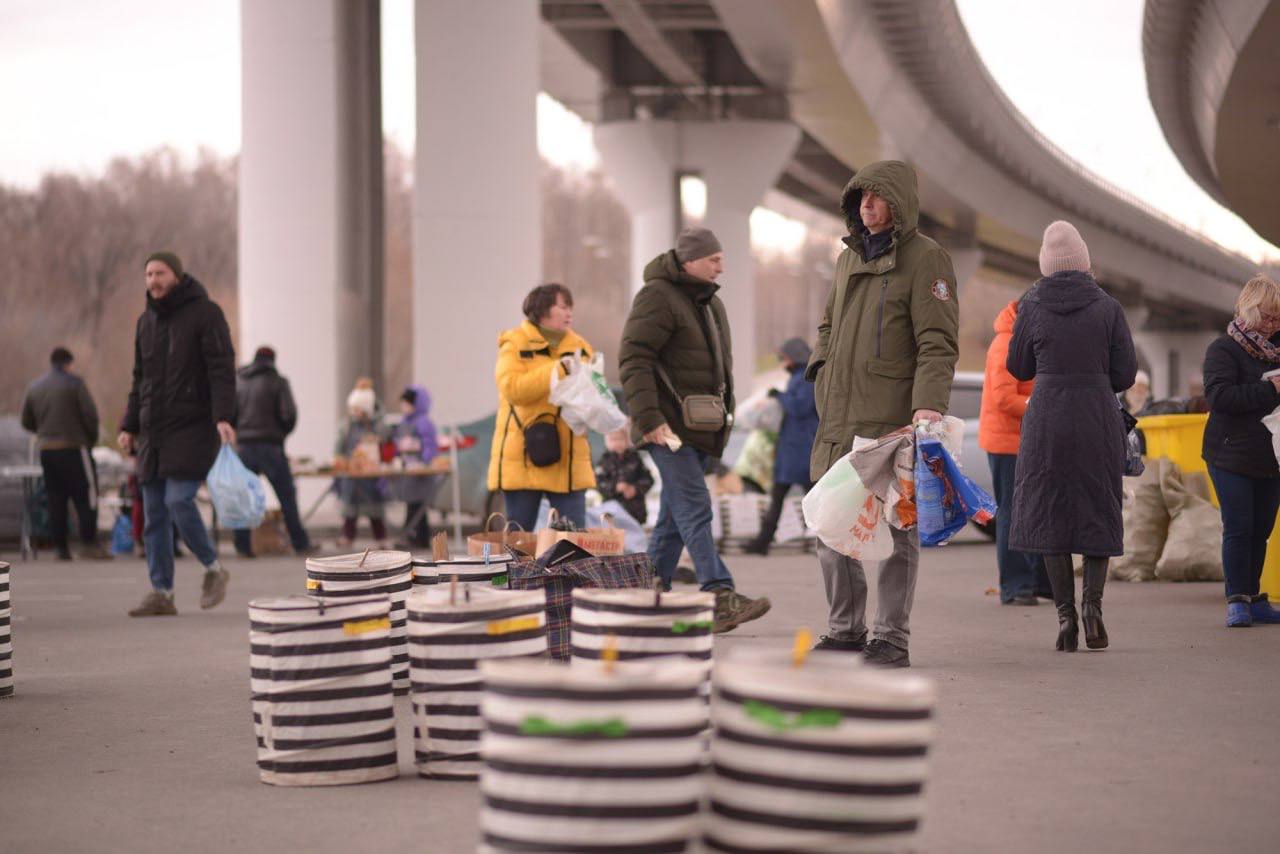 Мобильный пункт приема вторсырья и одежды