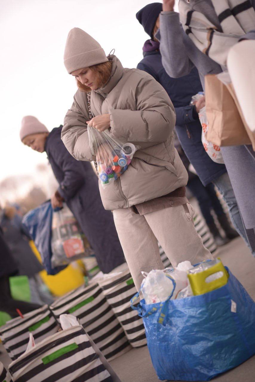 Мобильный пункт приема вторсырья и одежды